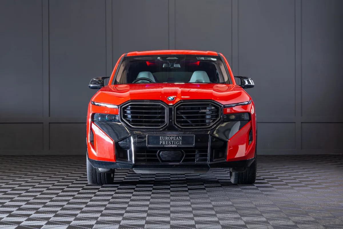 242 BMW XM 50e - Image 2