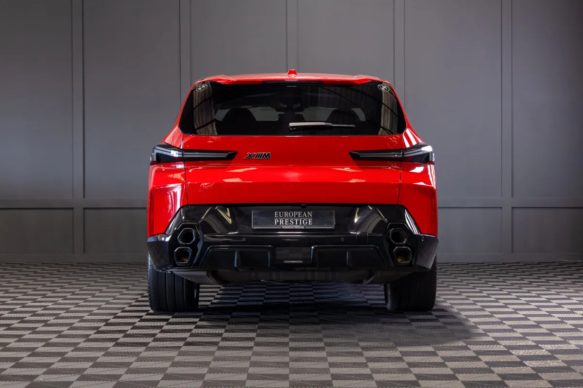 242 BMW XM 50e - Image 3