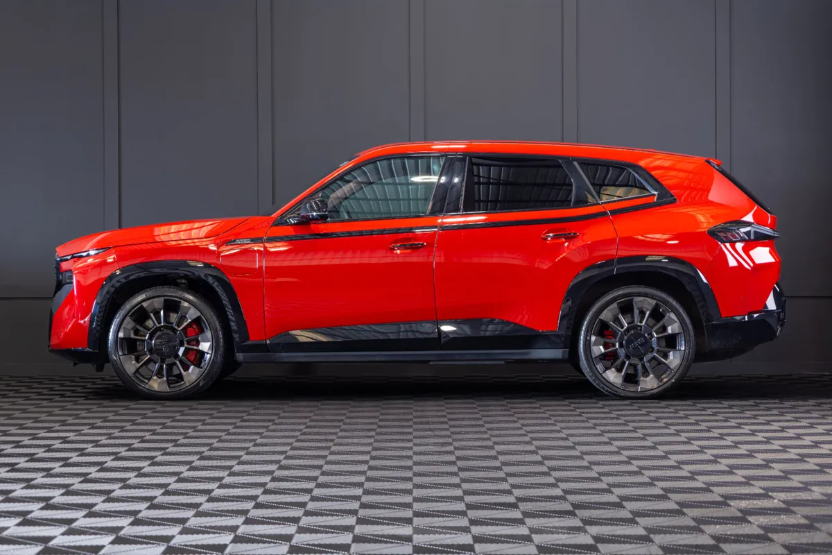 242 BMW XM 50e - Image 4