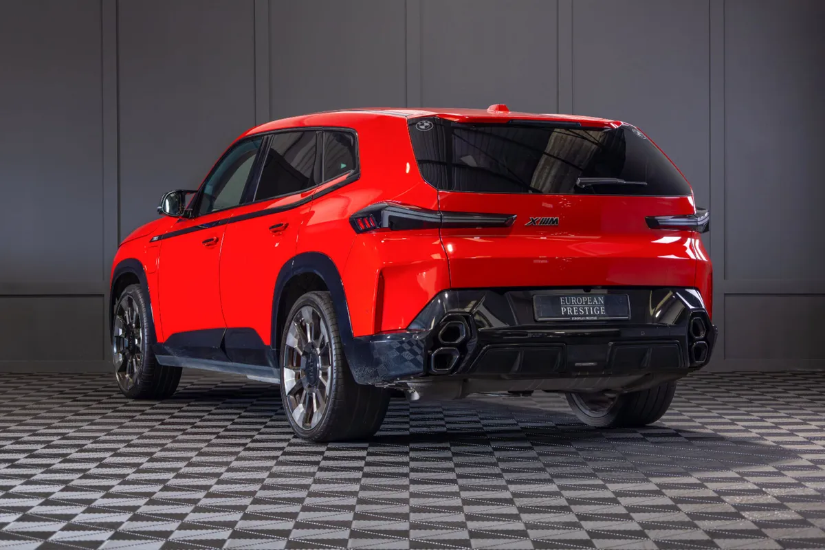 242 BMW XM 50e - Image 4