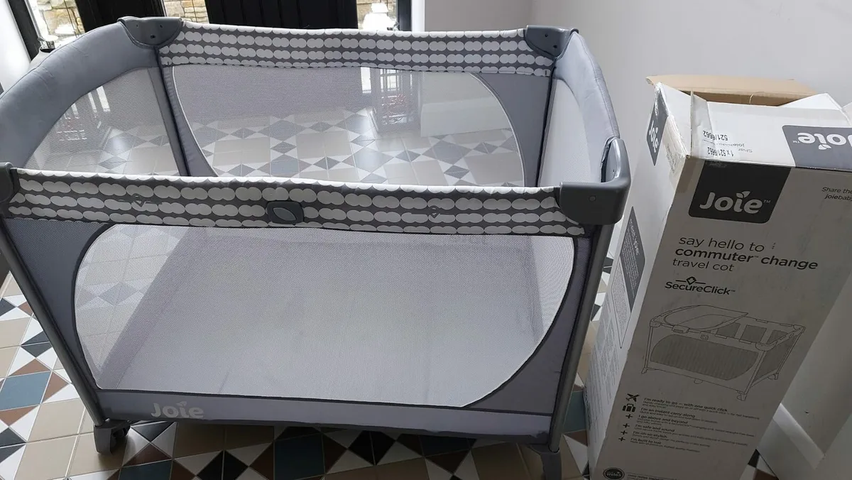 Travel cot - Image 2