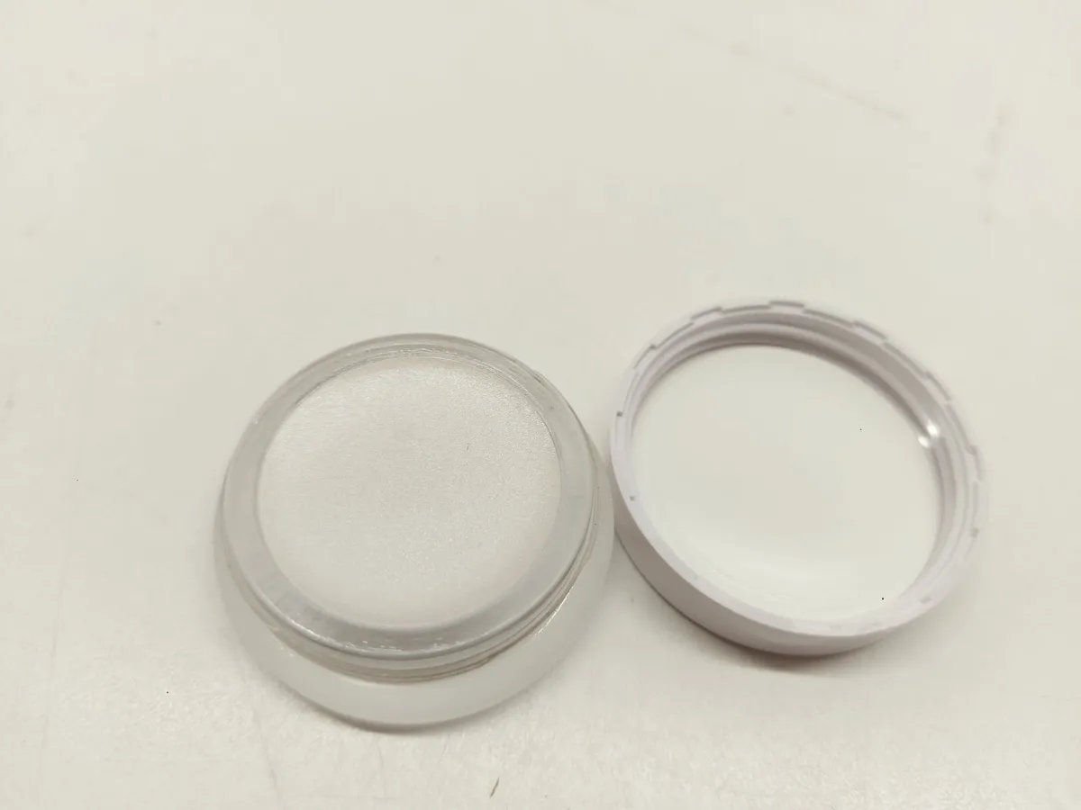 Online Auction Of A Beauty Living Luminizer & More - Image 4