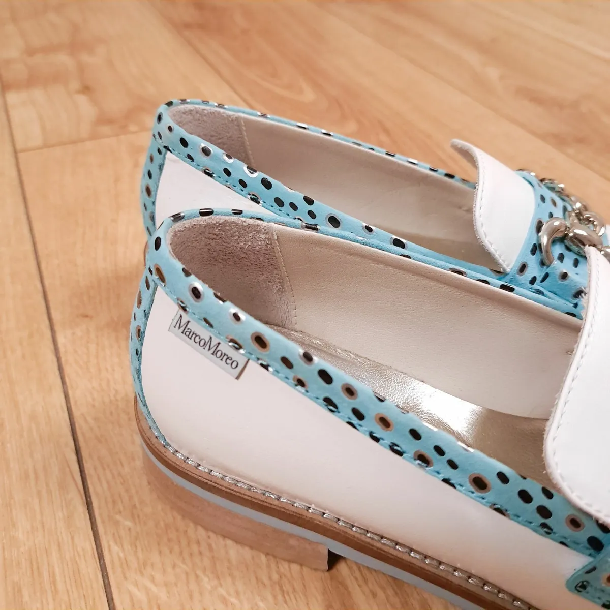 Marco Moreo White Blue Loafers Chain Detail 4.5UK - Image 4