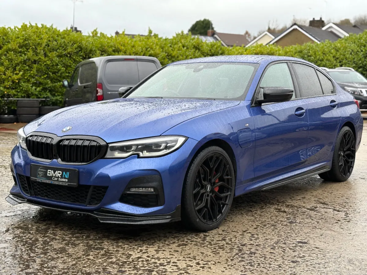 2019 BMW 330 M Sport AUTO HYBRID - Image 3