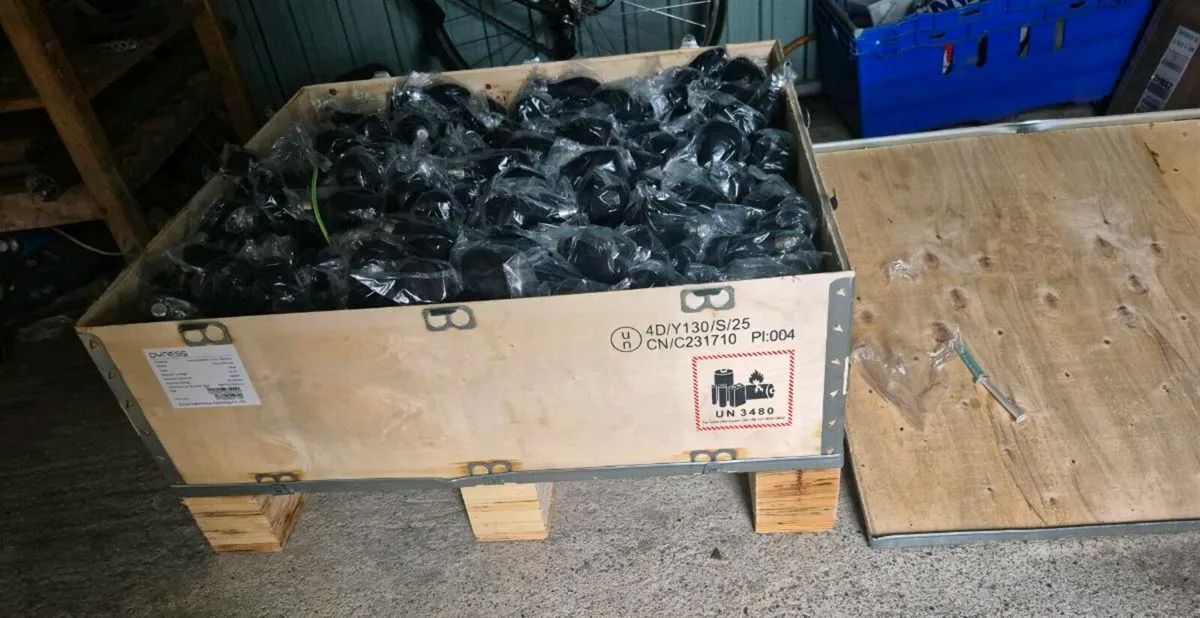 FRCOLOR €2 EACH  TRAVEL DUSTING POWDER PUFF REFILL - Image 2