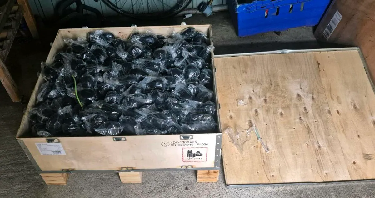 FRCOLOR €2 EACH  TRAVEL DUSTING POWDER PUFF REFILL - Image 4