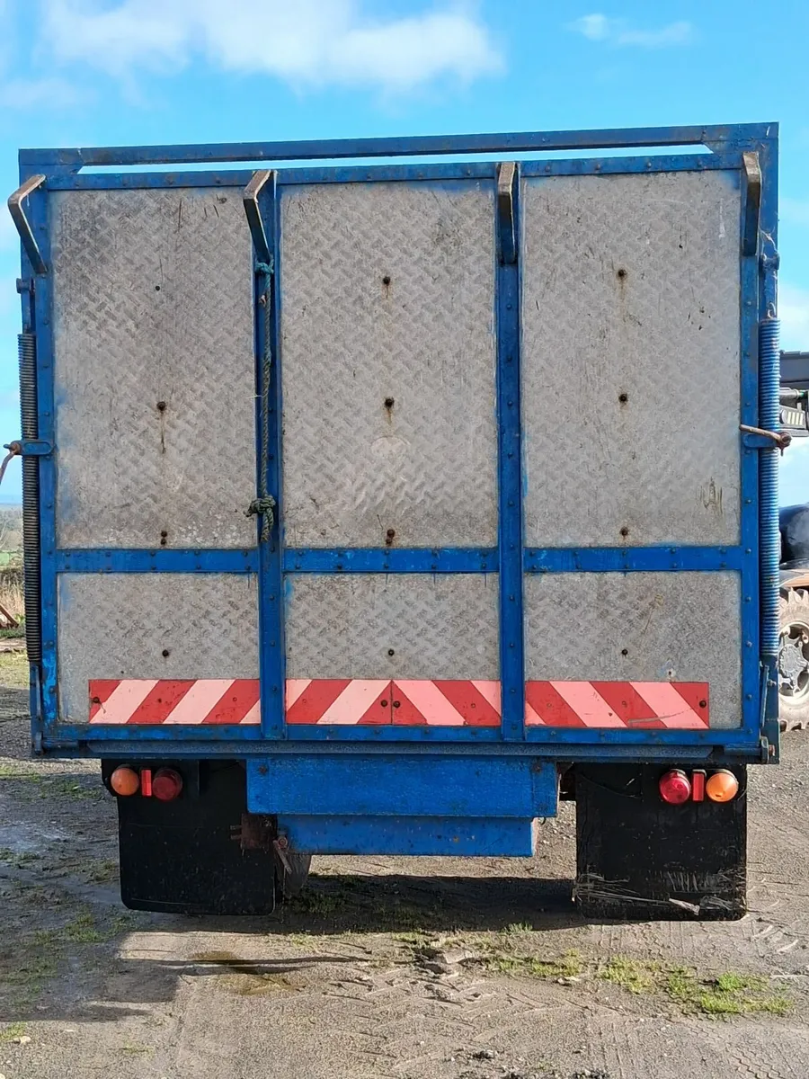 Cattle trailer - Image 2