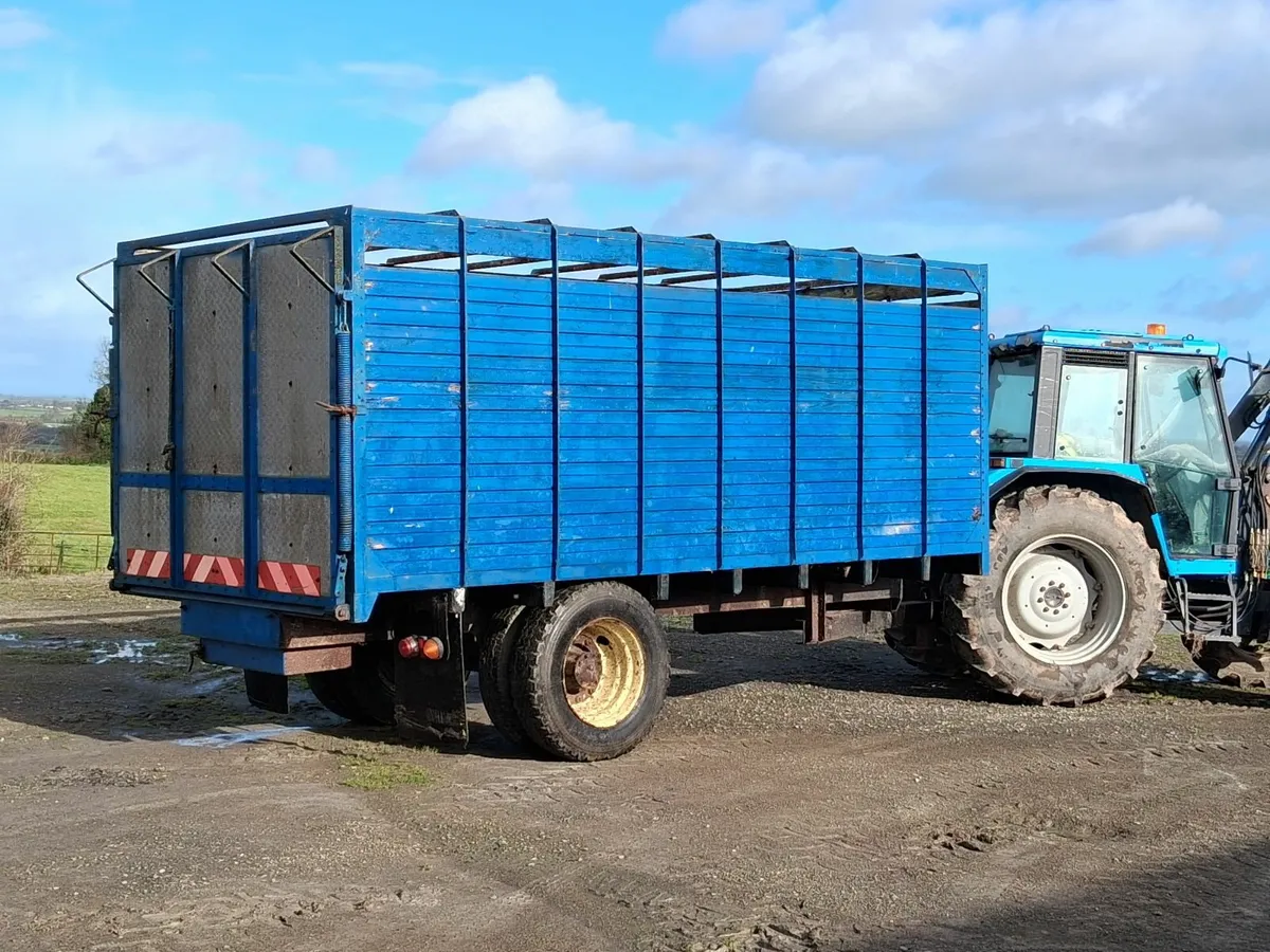 Cattle trailer - Image 1