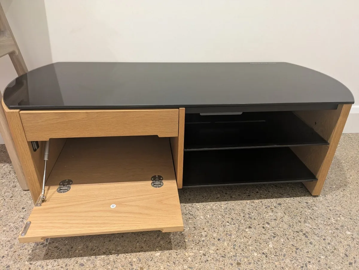 TV stand - Image 4