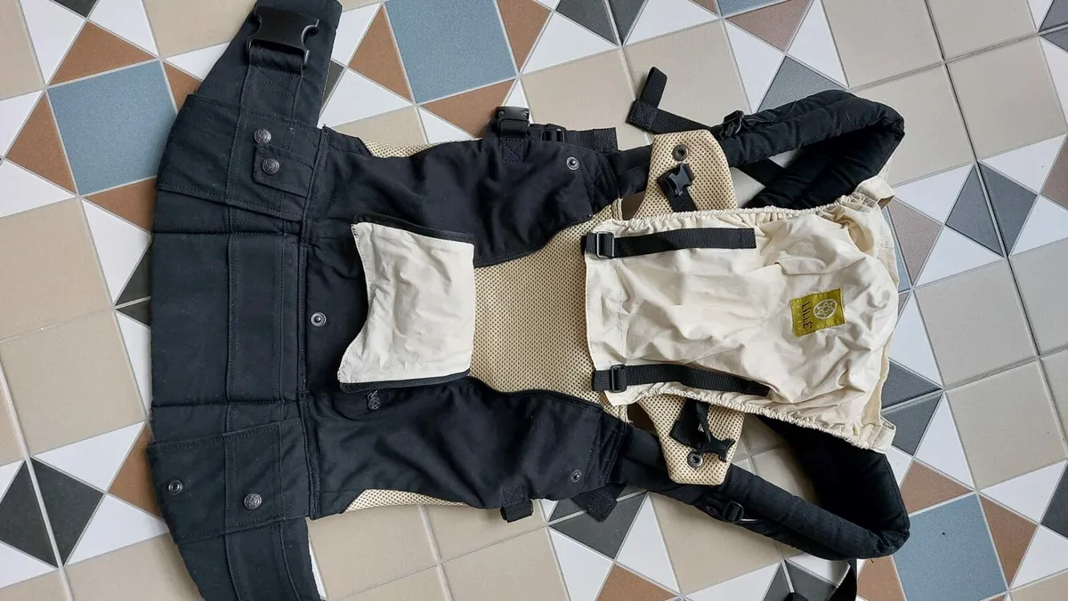 Lille 6 position baby carrier - Image 3