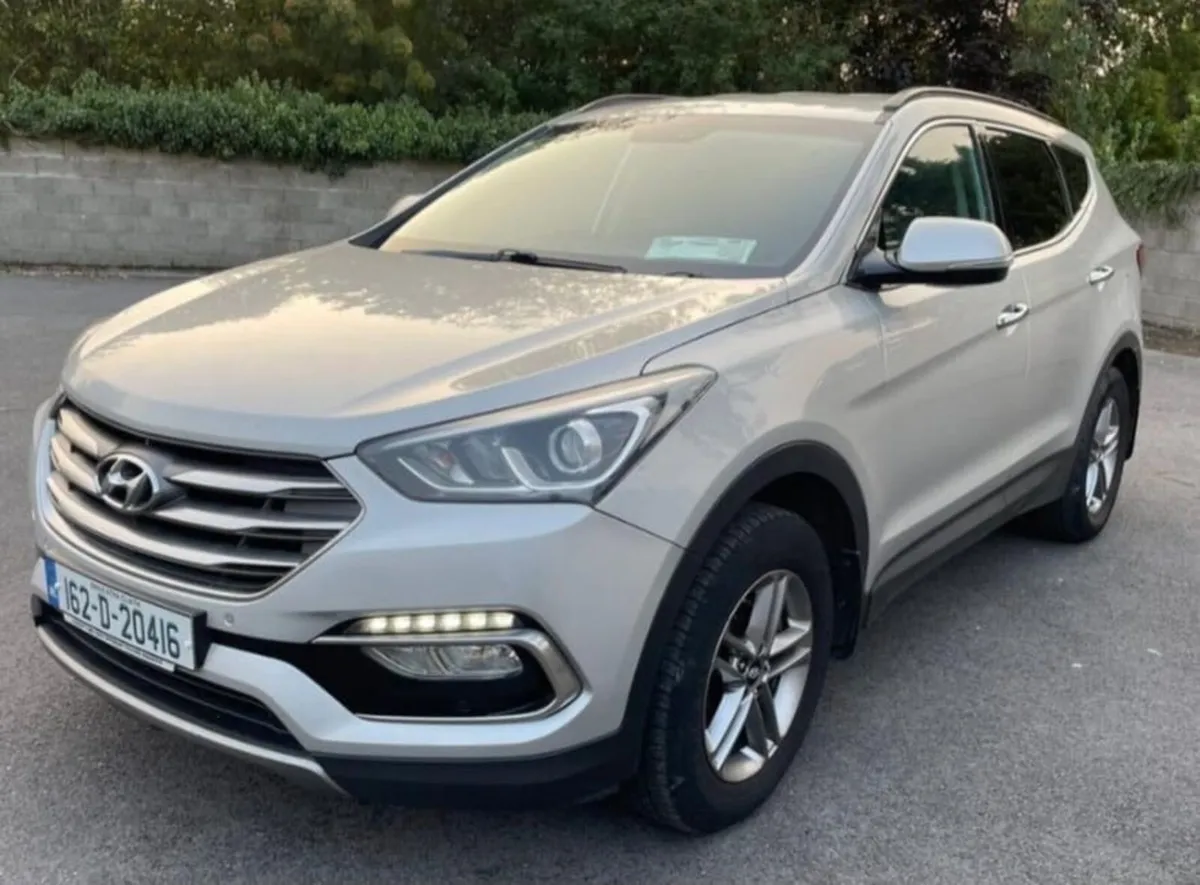 2016 Hyundai Santa Fe 7 seater 4x4 - Image 2