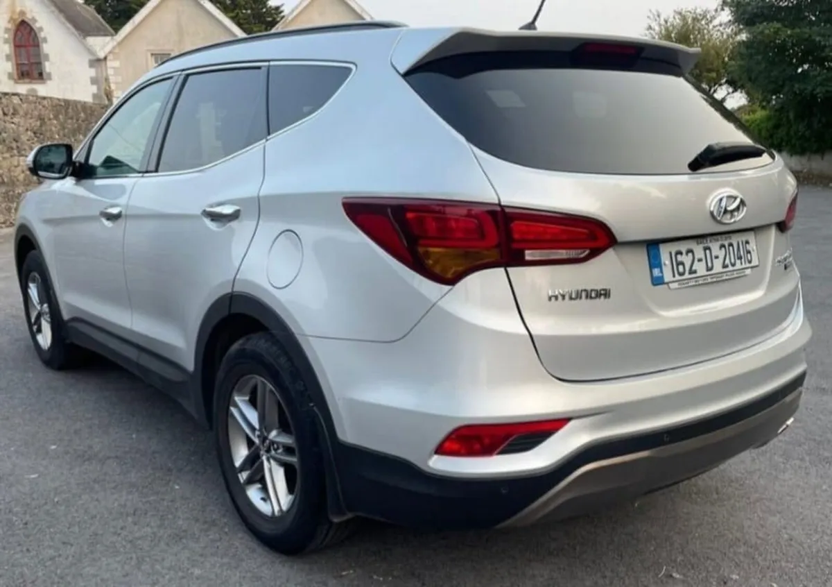 2016 Hyundai Santa Fe 7 seater 4x4 - Image 3