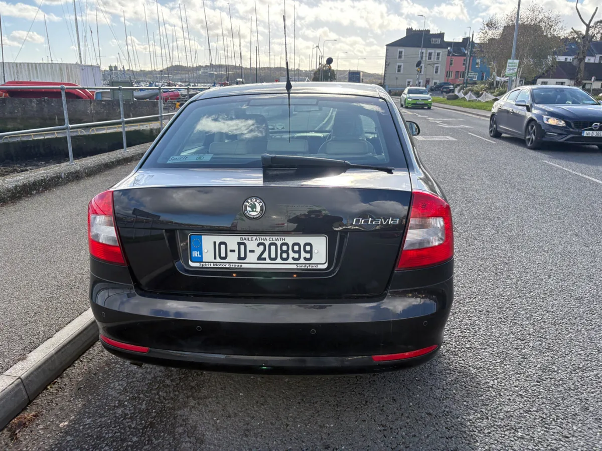 Skoda Octavia Automatic low km - Image 4