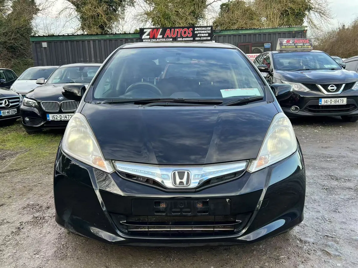 11 Honda Fit Hybrid - Image 3