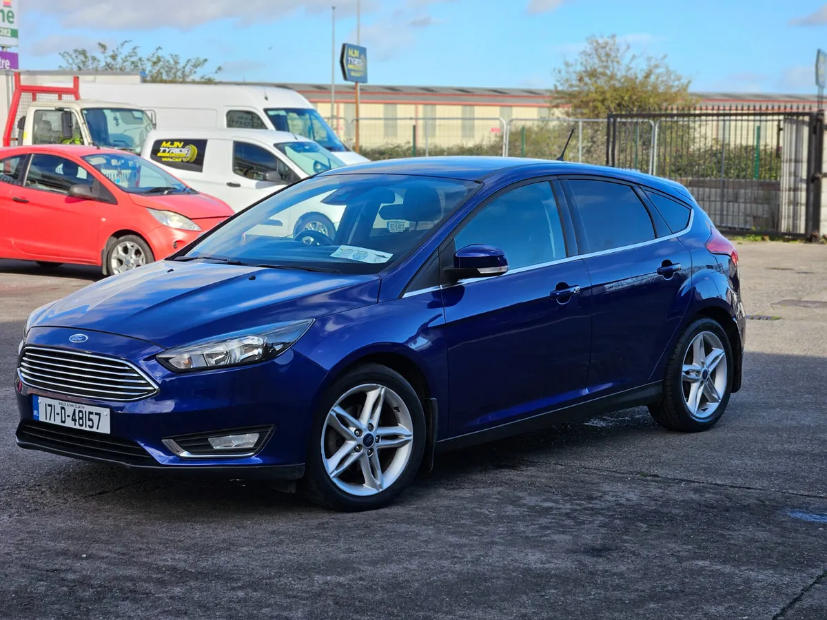 Ford Focus 1.5 TDCI TITIANUM 120 PS - Image 4