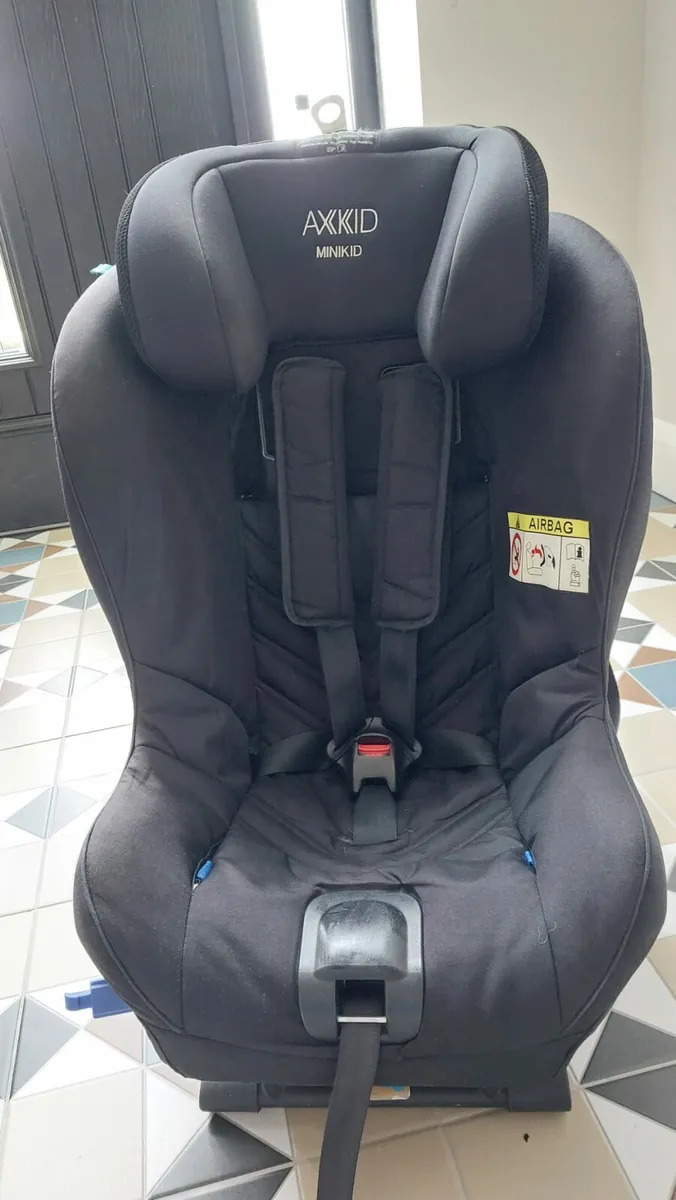 Axkid Minikid car seat - Image 1