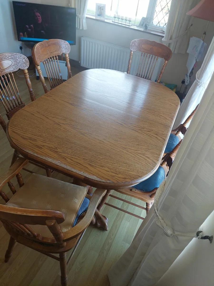 Solid wood dining table with 6 chairs - Image 1