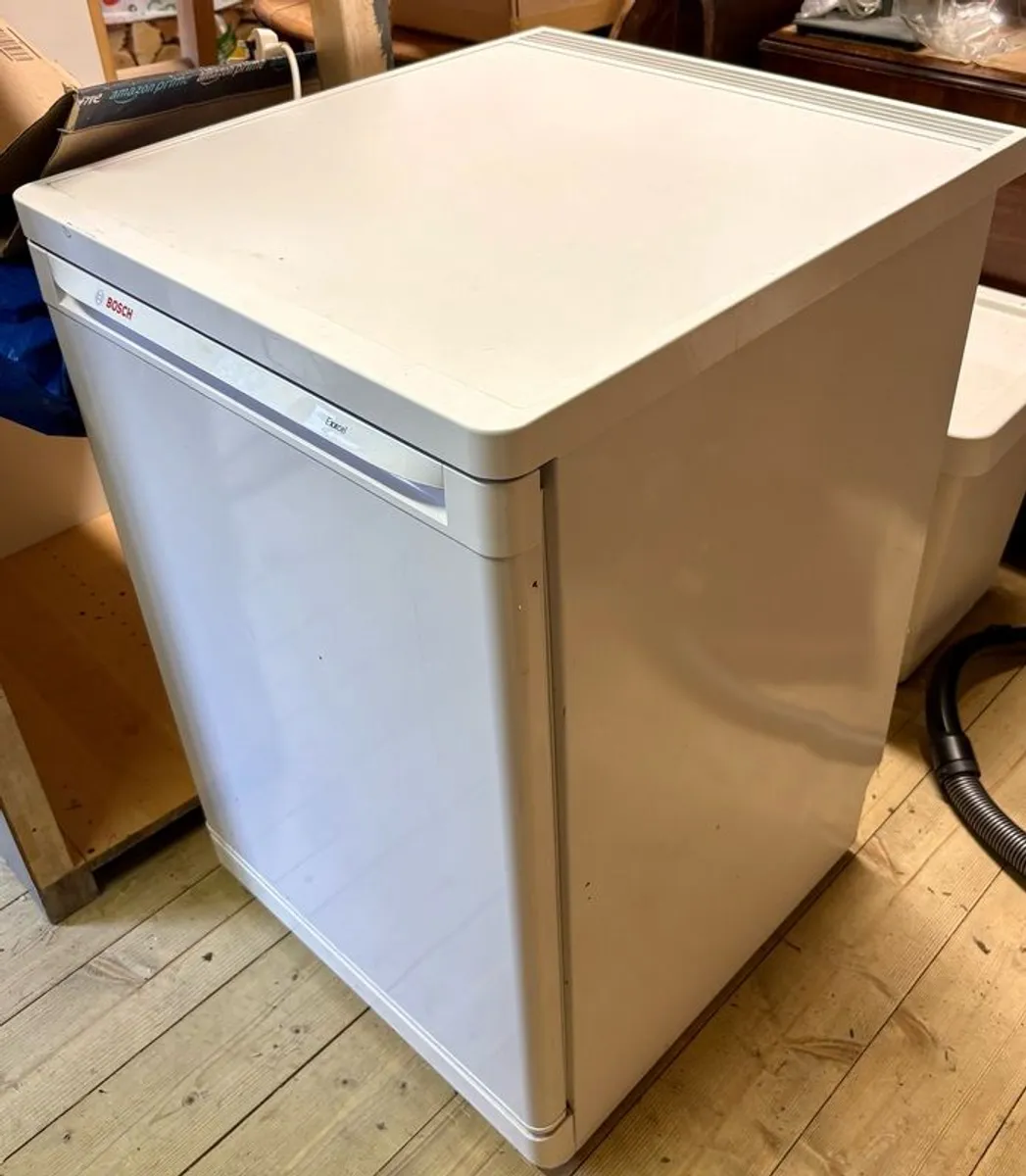 Bosch under counter freezer - Image 2