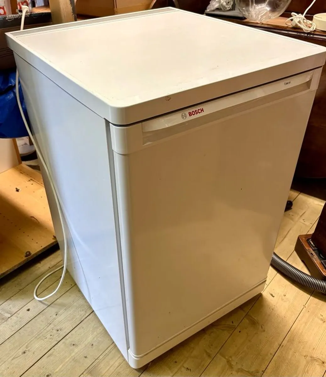 Bosch under counter freezer - Image 3