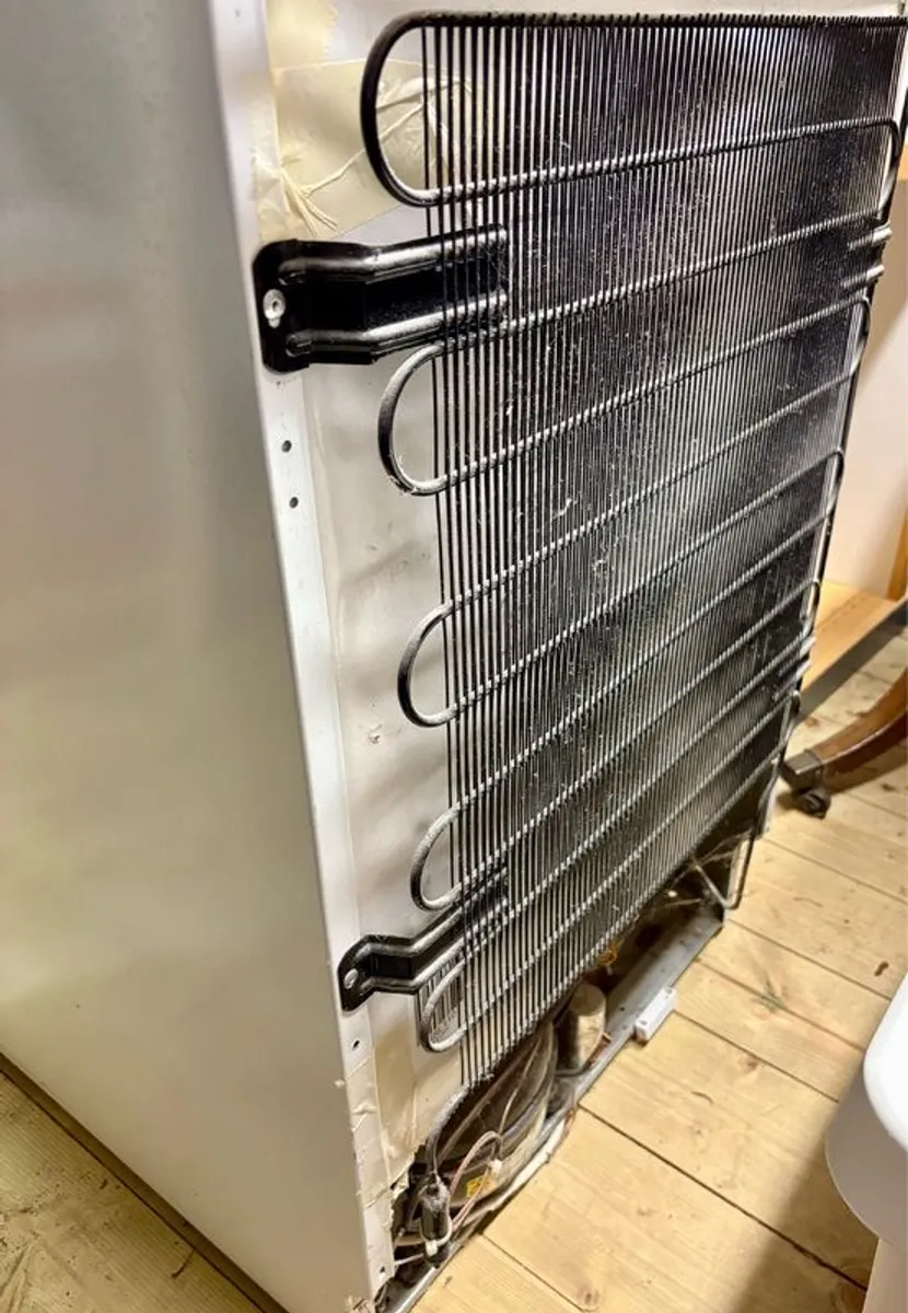 Bosch under counter freezer - Image 4