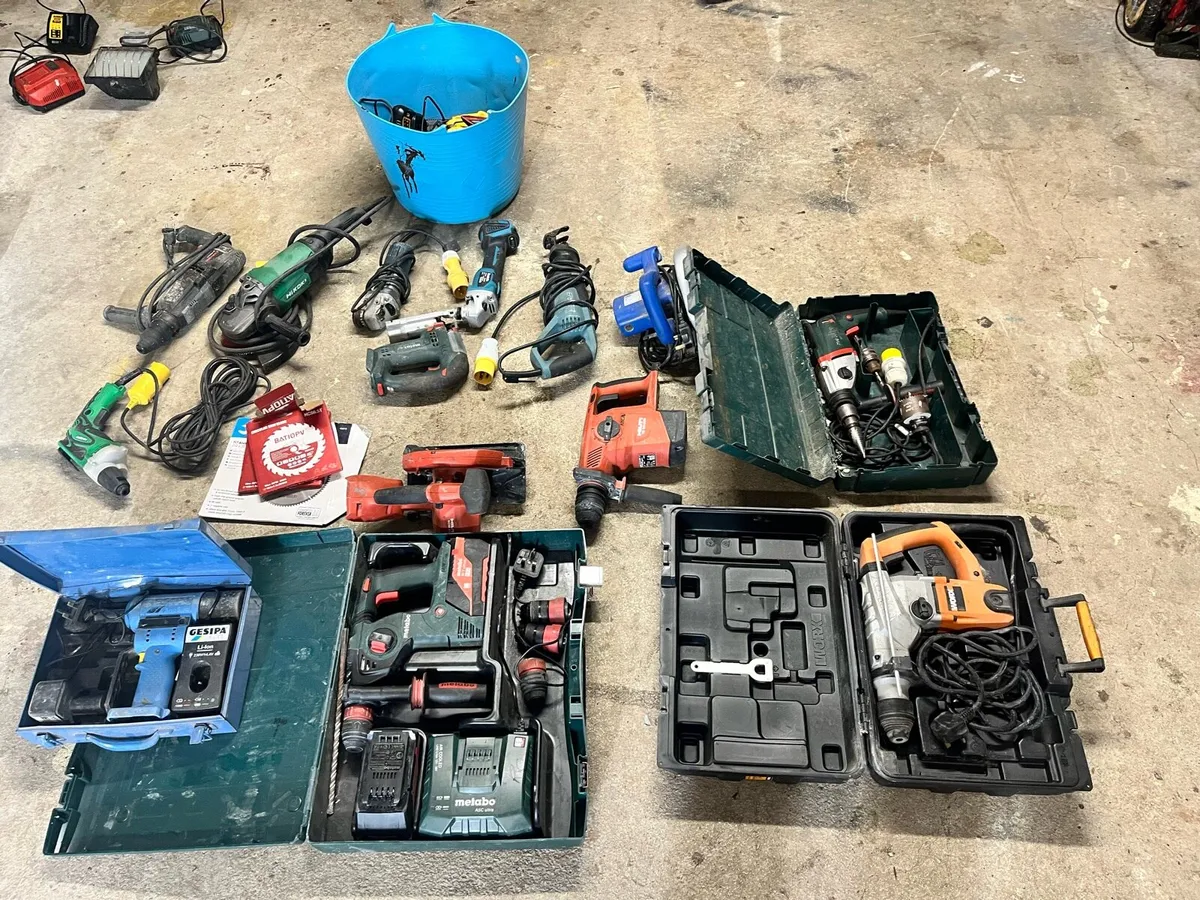 Selection of tools - Image 1