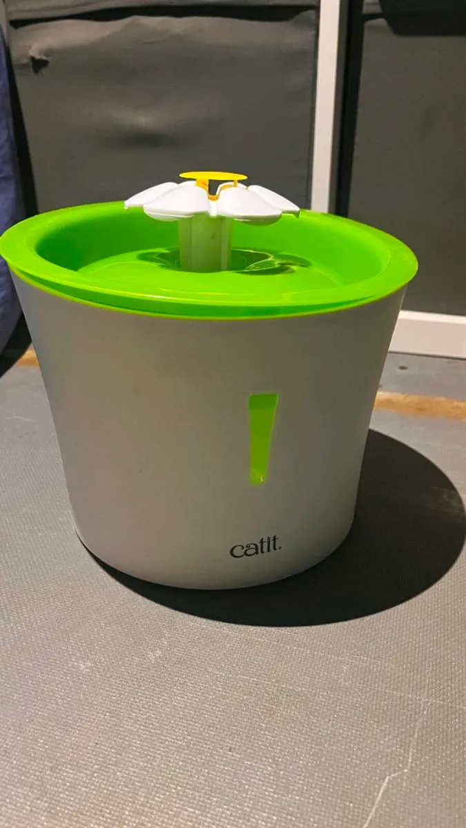 Catit Pet Flower Fountain - Image 4