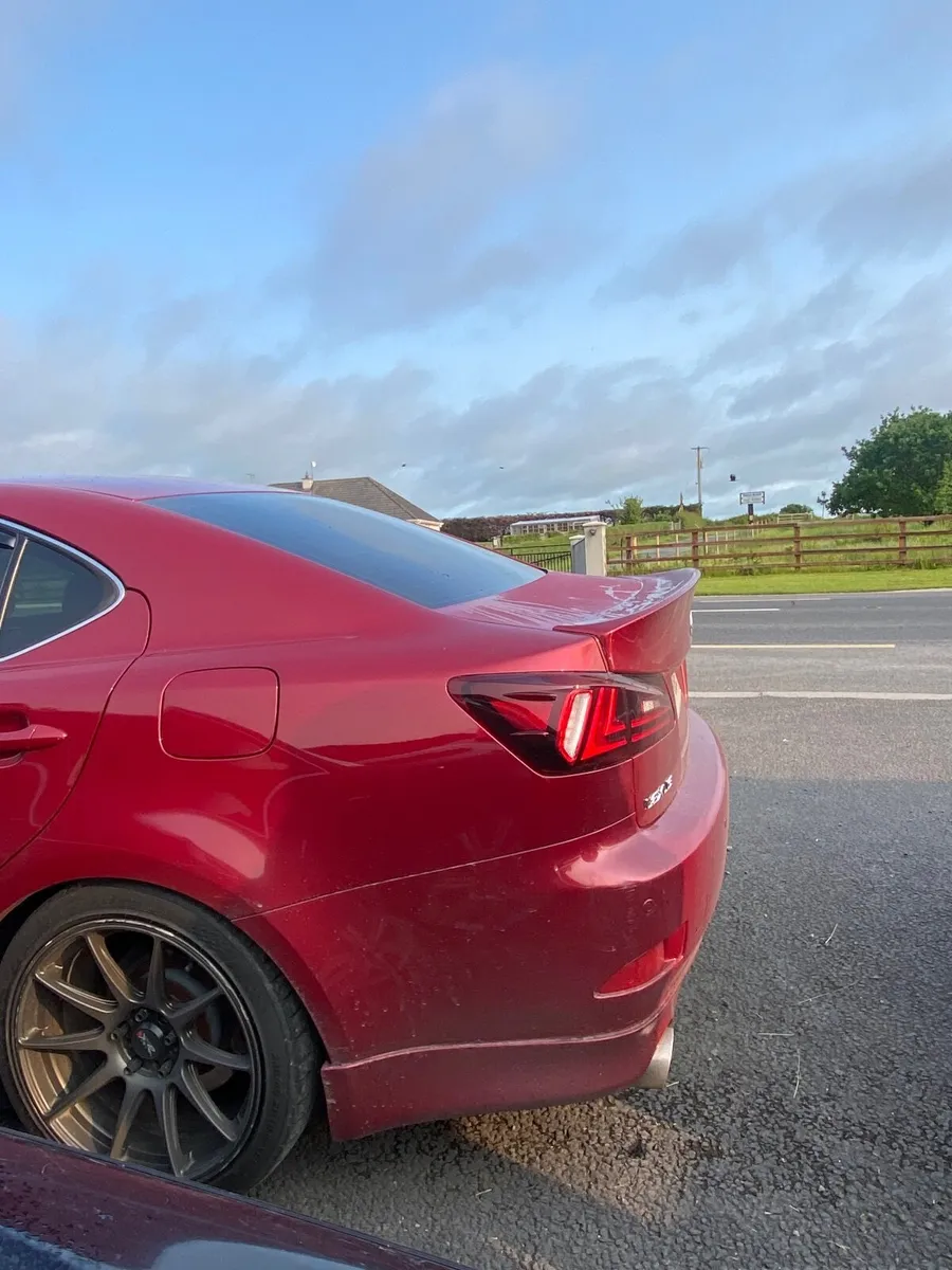 Lexus IS 2011 - Image 2