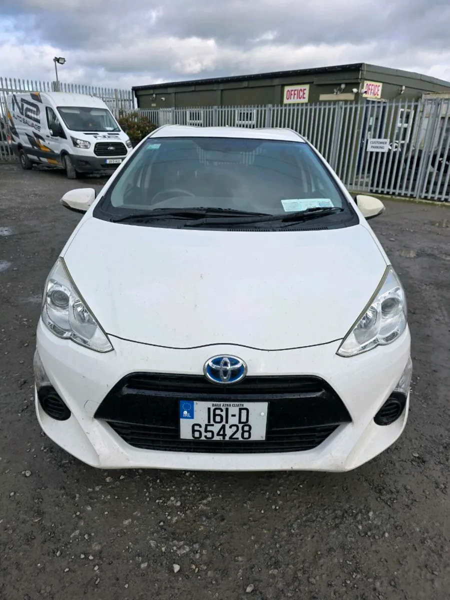 Toyota Aqua 2016 light rear damage - Image 1