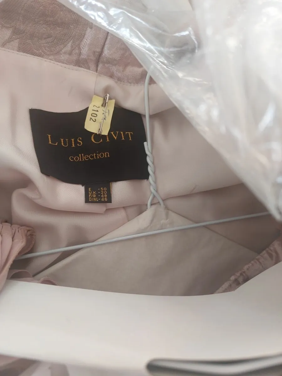 Mother of the bride - Image 3