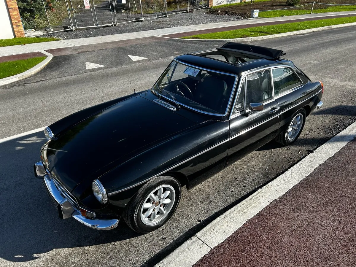 MGB GT - Image 2