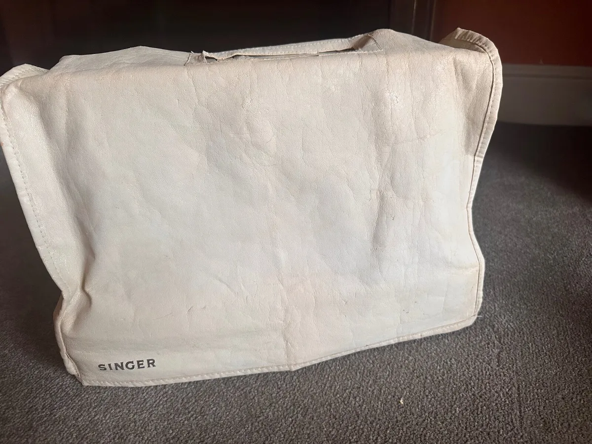 Sewing Machine - Image 3