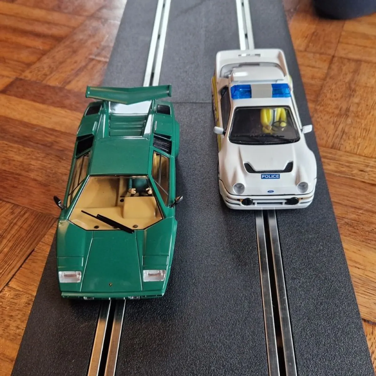 Scalextric Cops + Robbers Twin Pack:  SPECIAL OFFER  ( classic legend street supercar gt TV Police) - Image 3