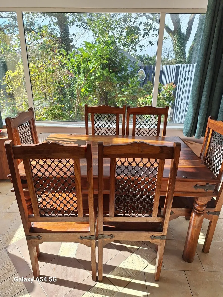 SITTING ROOM FURNITURE - Image 1