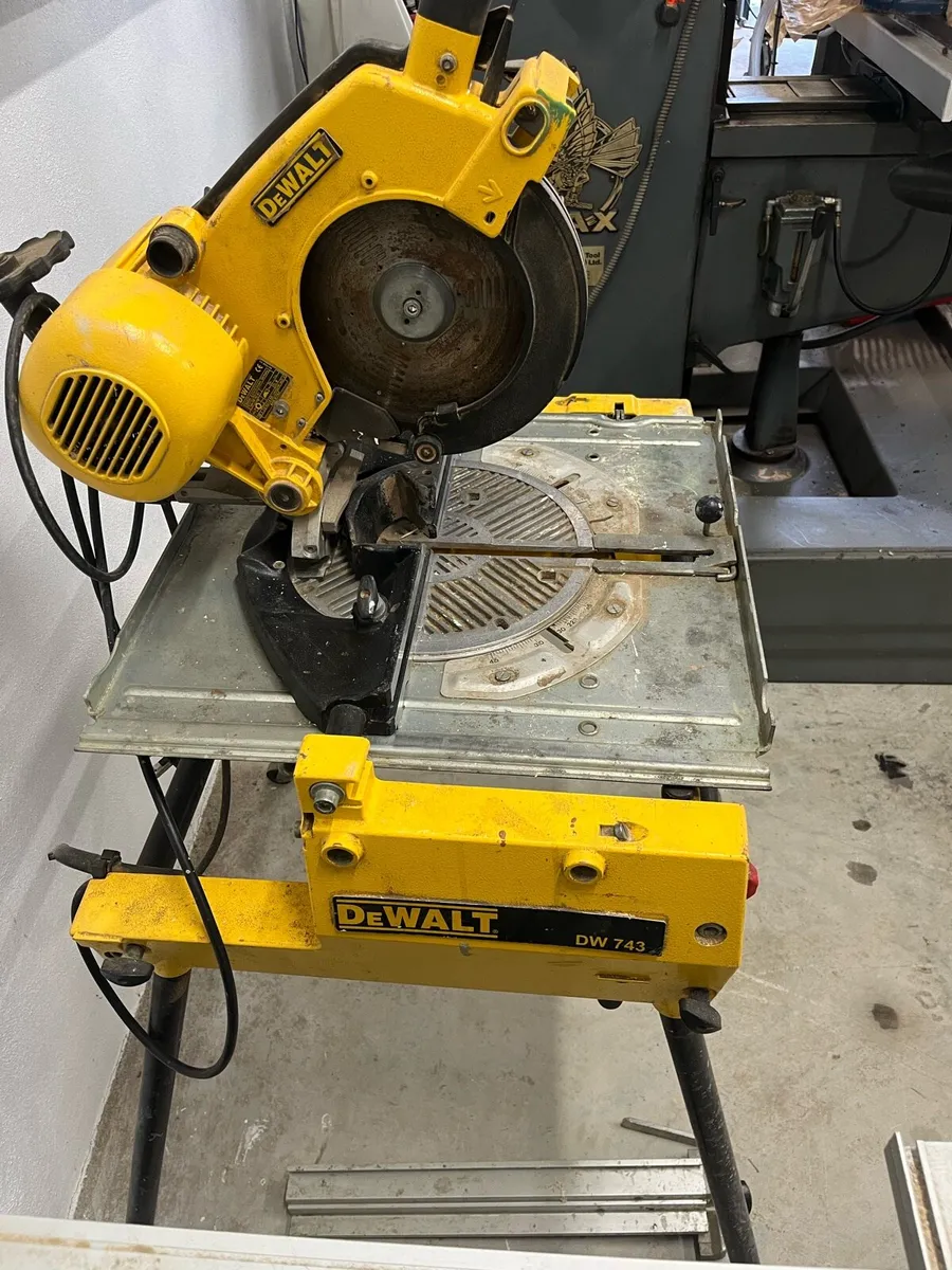 Dewalt DW 743 saw for sale - Image 1