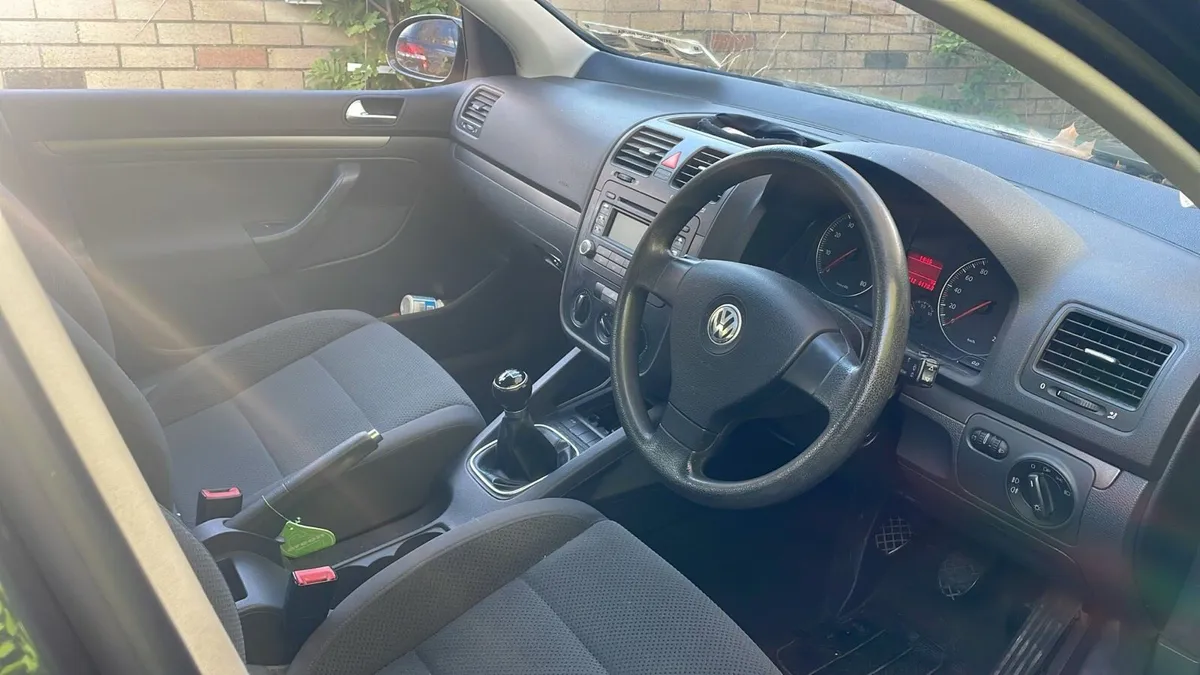 VW Golf 2006 low mileage - Image 3
