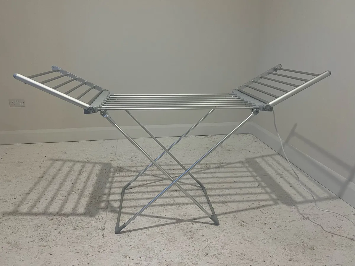 Heated clothes horse - Image 1