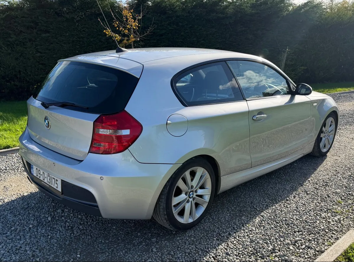 BMW 1-Series 2009 - Image 2