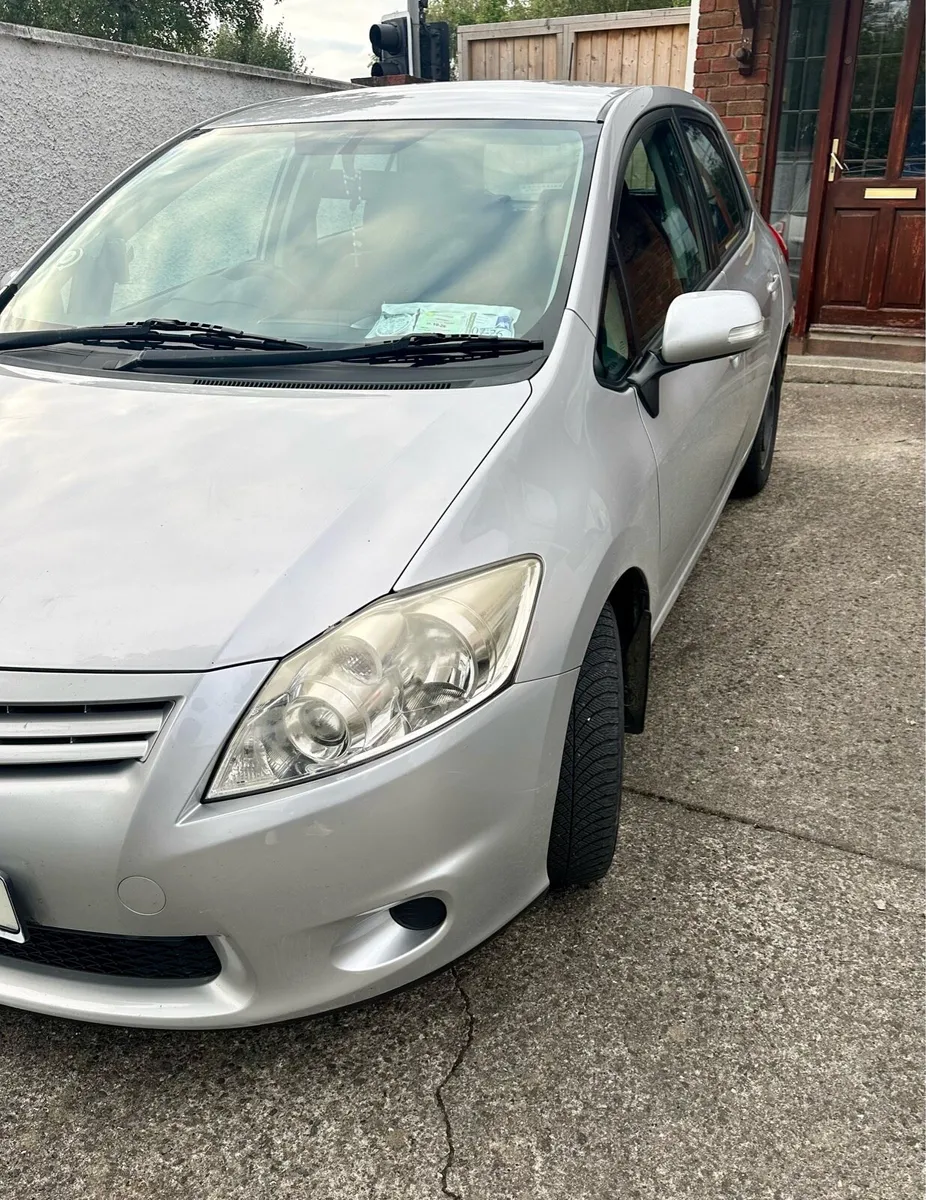 Toyota Auris Diesel 2011 - Image 2