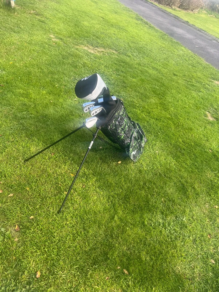 Golf Clubs - Image 1