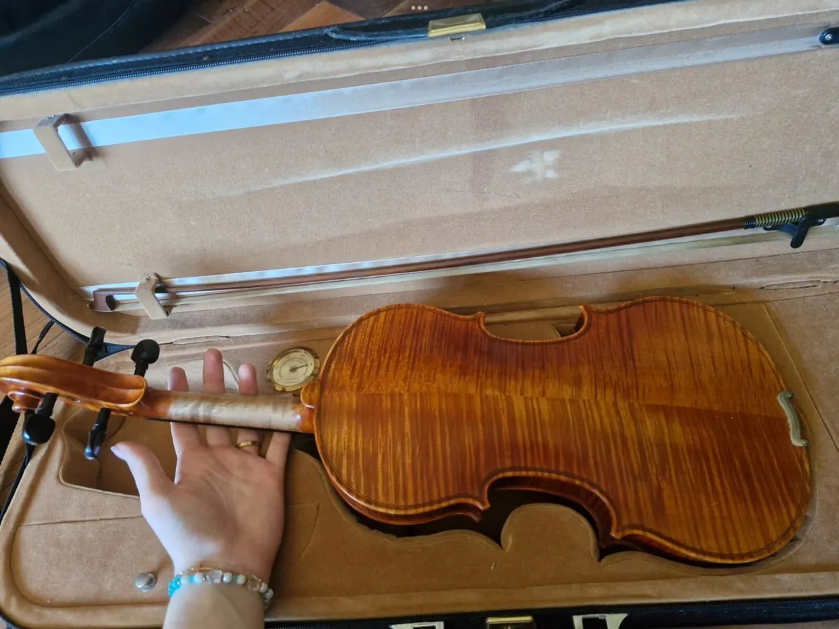 Full sized Violin - Image 3