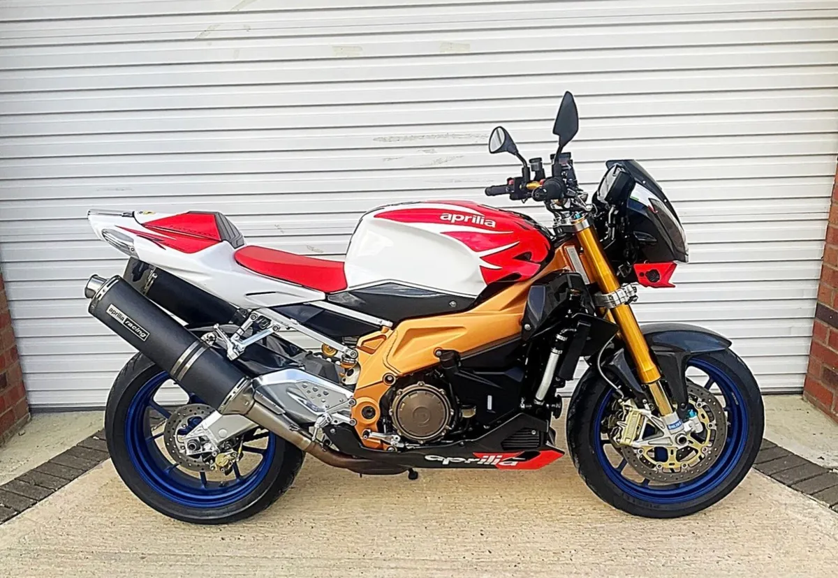 APRILIA RSV TUONO FACTORY R1000-JUST 1700 MILES - Image 2