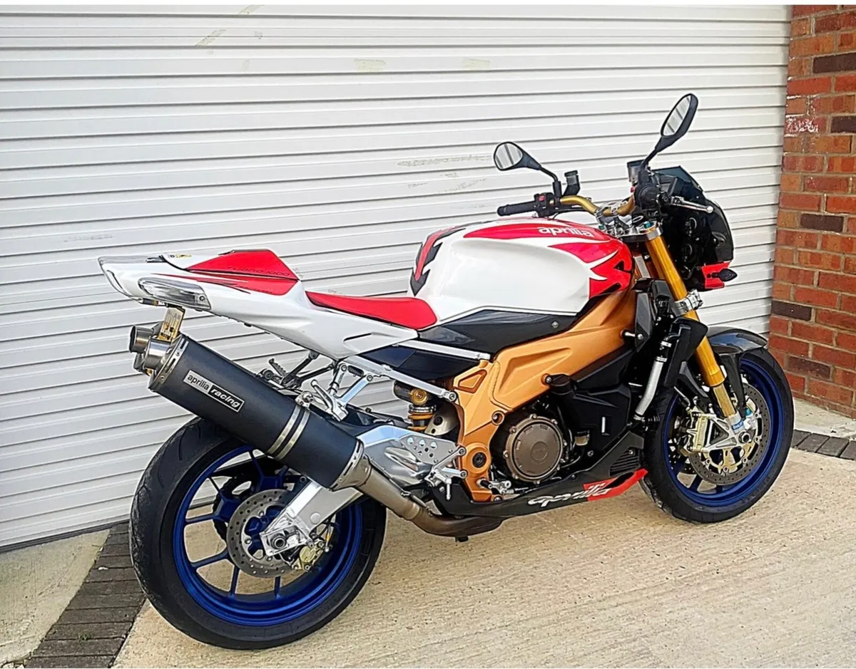 APRILIA RSV TUONO FACTORY R1000-JUST 1700 MILES - Image 3