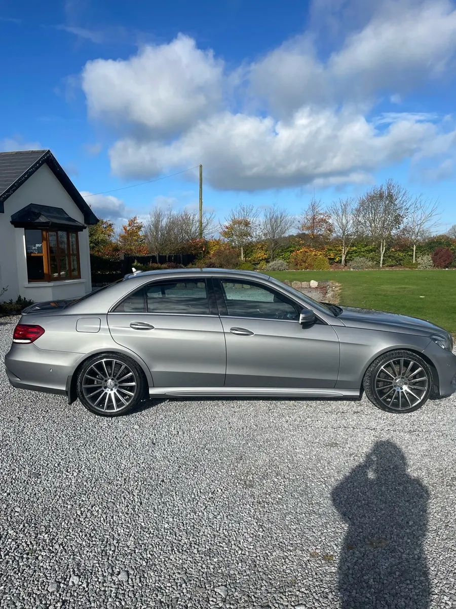 Mercedes Benz E220 AMG - Image 2