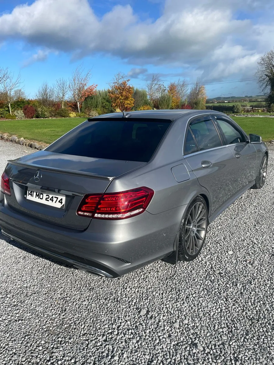 Mercedes Benz E220 AMG - Image 3