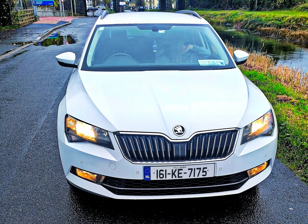 Skoda Superb Estate Auto 1.6 DSG - Image 4