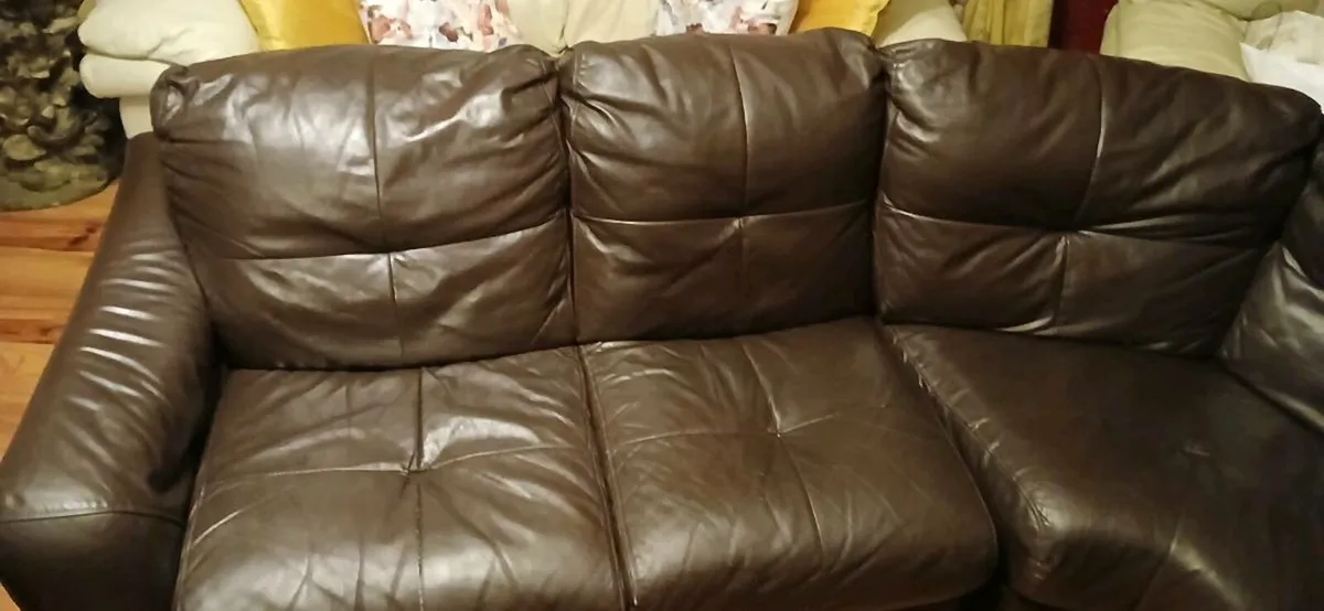 BROWN LEATHER CORNER SOFA - Image 4