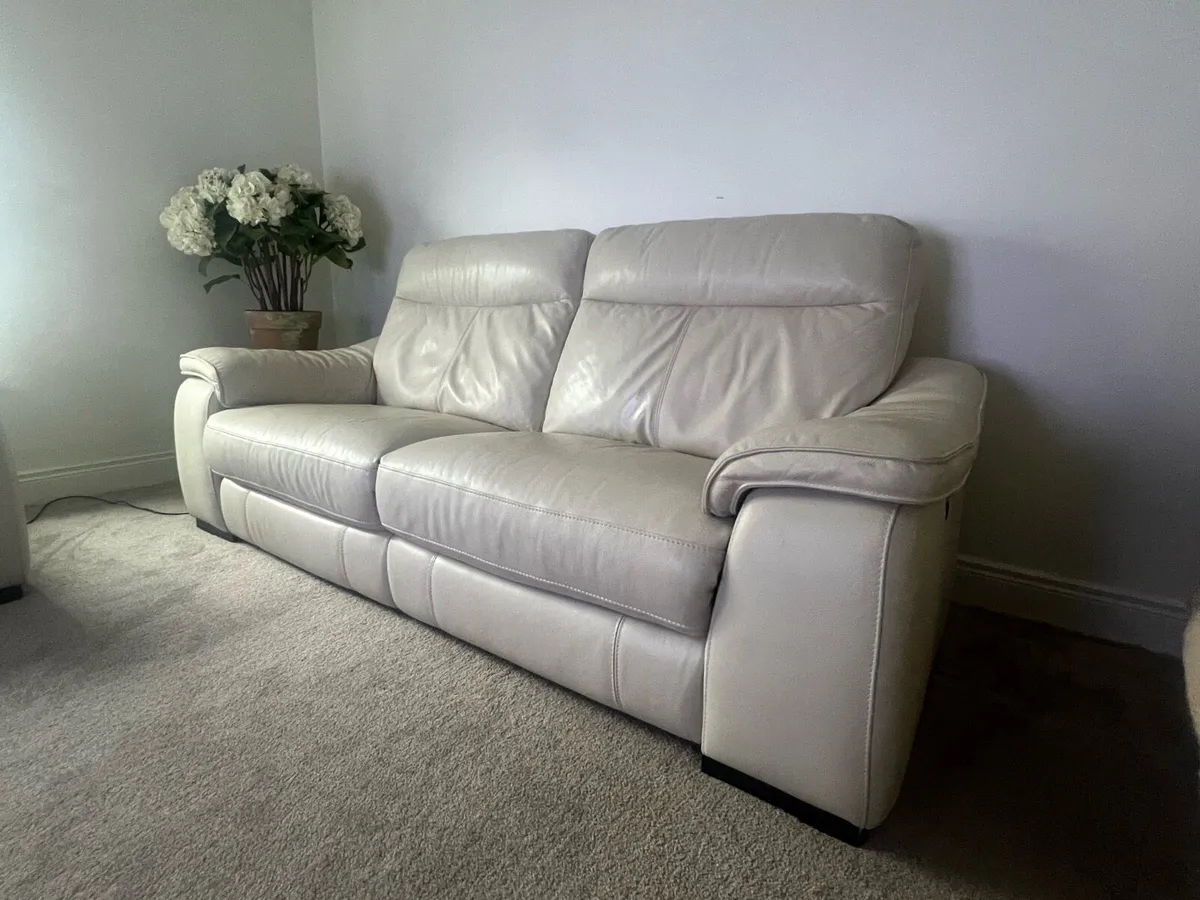 Cream Leather Sofa (3 seater) and two matching arm - Image 1