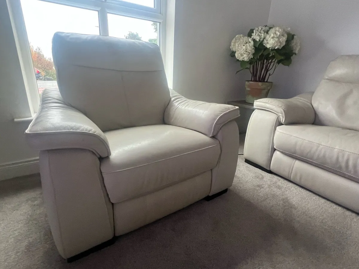 Cream Leather Sofa (3 seater) and two matching arm - Image 3