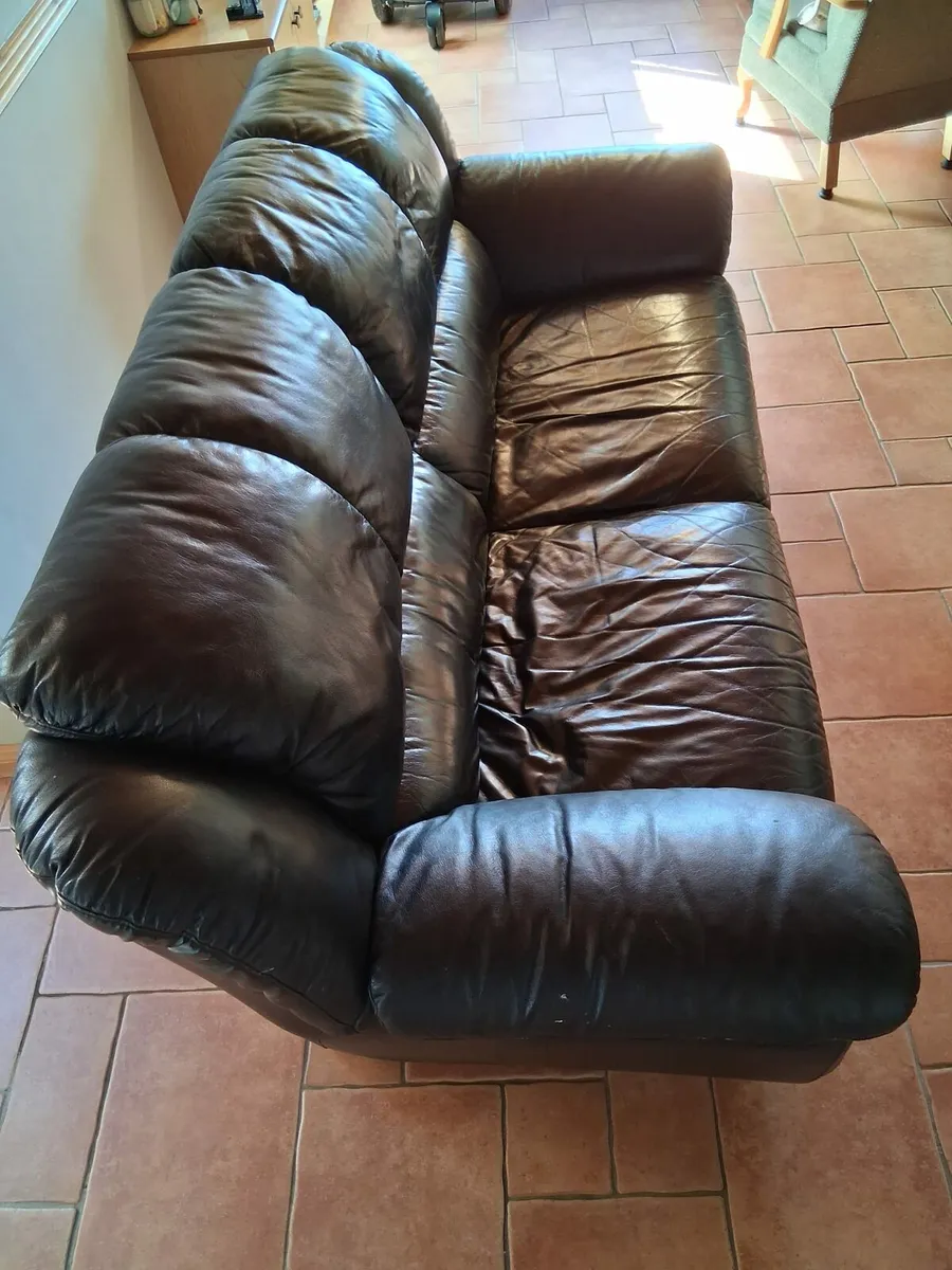 3 seater couch - Image 1