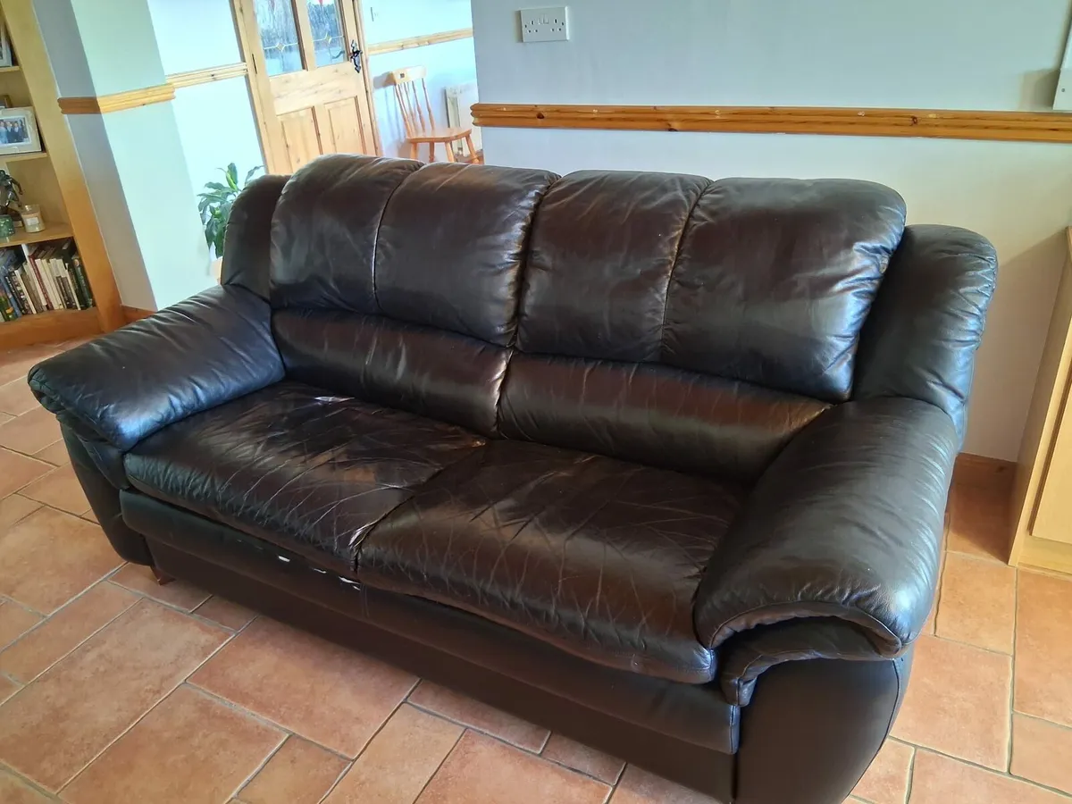 3 seater couch - Image 2